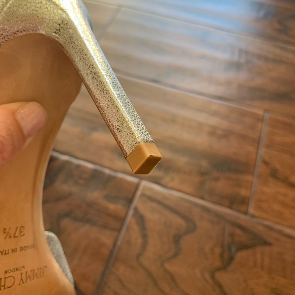 Jimmy Choo Lane d'Orsay Sandal 7.5US / 37.5EU
CHAMPAGNE - Picture 6 of 11